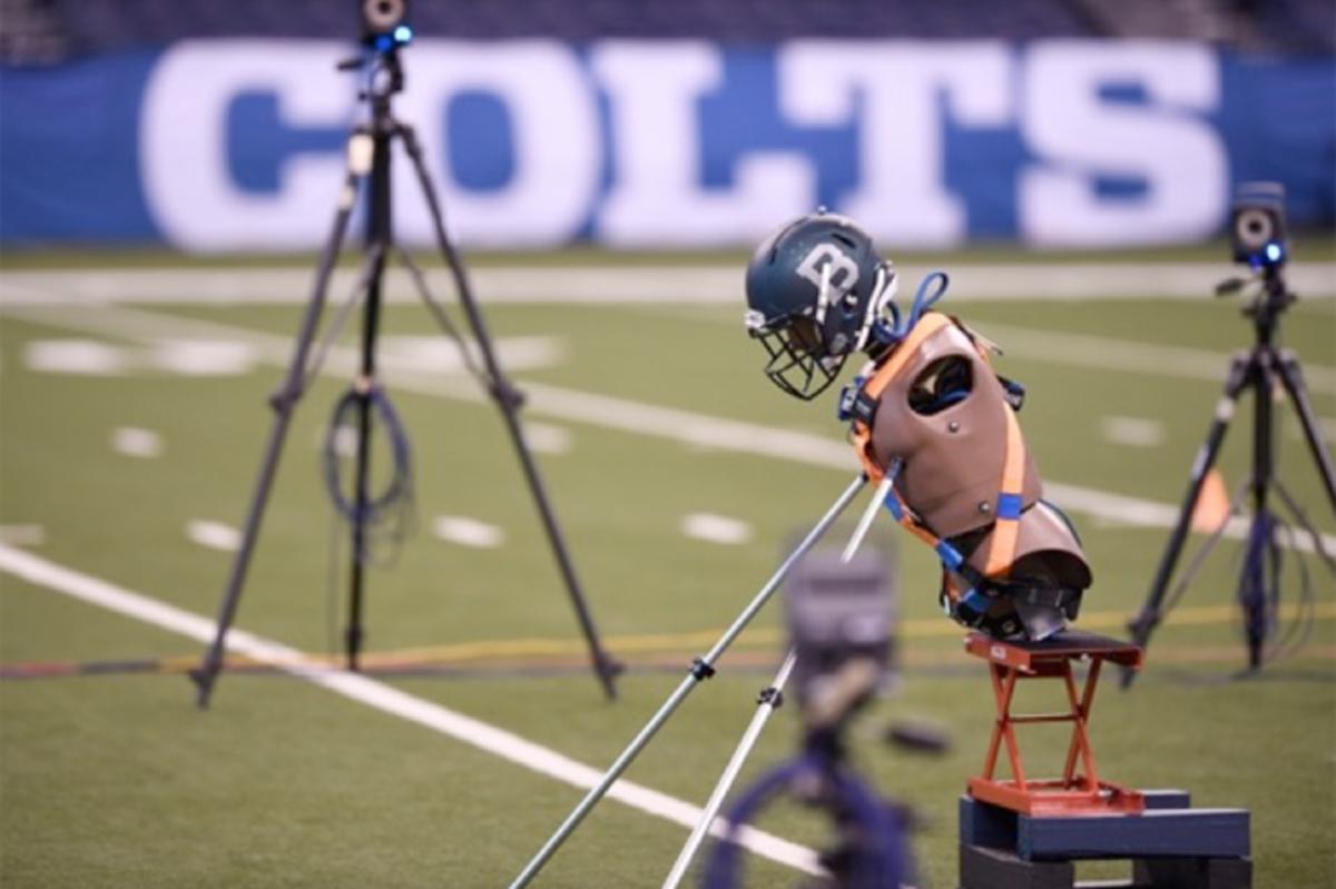 helmets-lucas-oil-stadium-tests-650-433.png